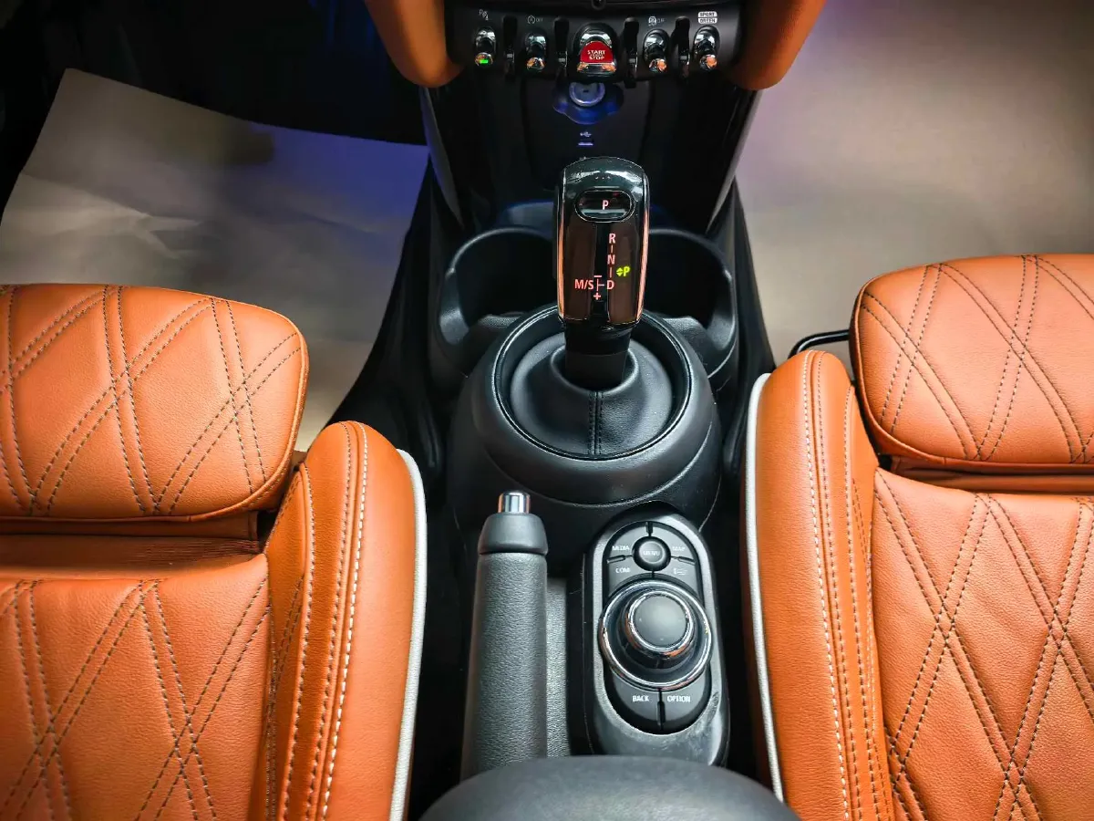 2023 MINI MINI 2.0T 178HP L4 7DCT,autocango,china used car exporter,china ev exporter,chinese used car exporter,chinese used ev exporter