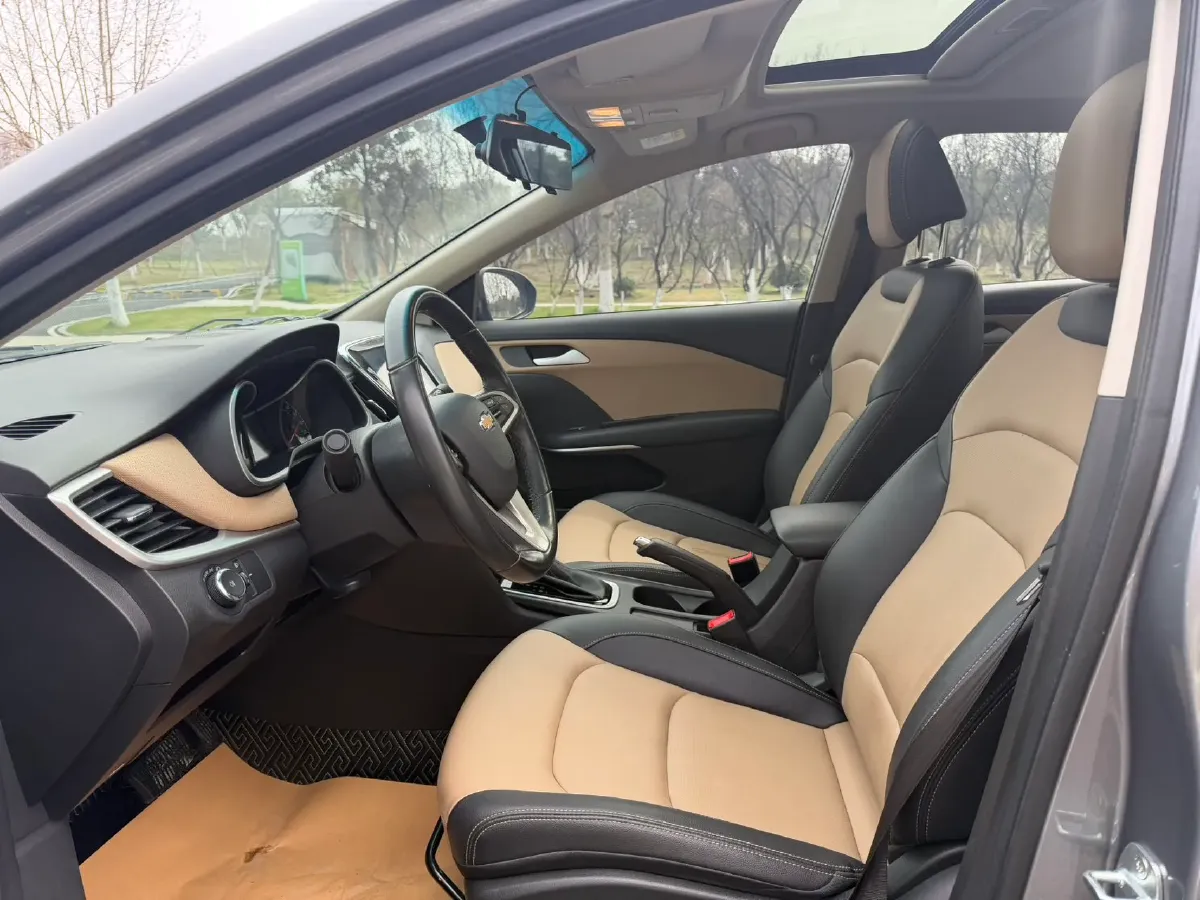 2021 Chevrolet Monza 1.5L 113HP L4 6AT,autocango,china used car exporter,china ev exporter,chinese used car exporter,chinese used ev exporter