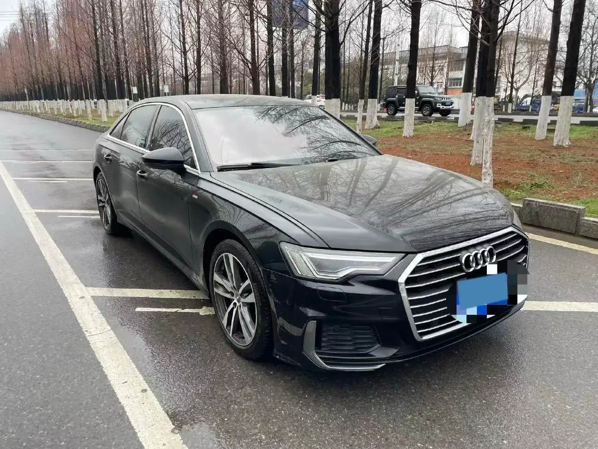2021 Audi A6L 2.0T 190HP L4 7DCT,autocango,china used car exporter,china ev exporter,chinese used car exporter,chinese used ev exporter