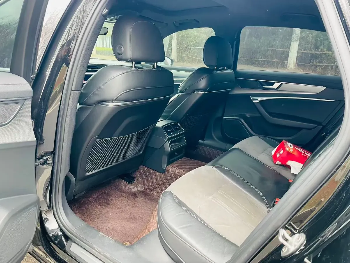 2021 Audi A6L 2.0T 190HP L4 7DCT,autocango,china used car exporter,china ev exporter,chinese used car exporter,chinese used ev exporter