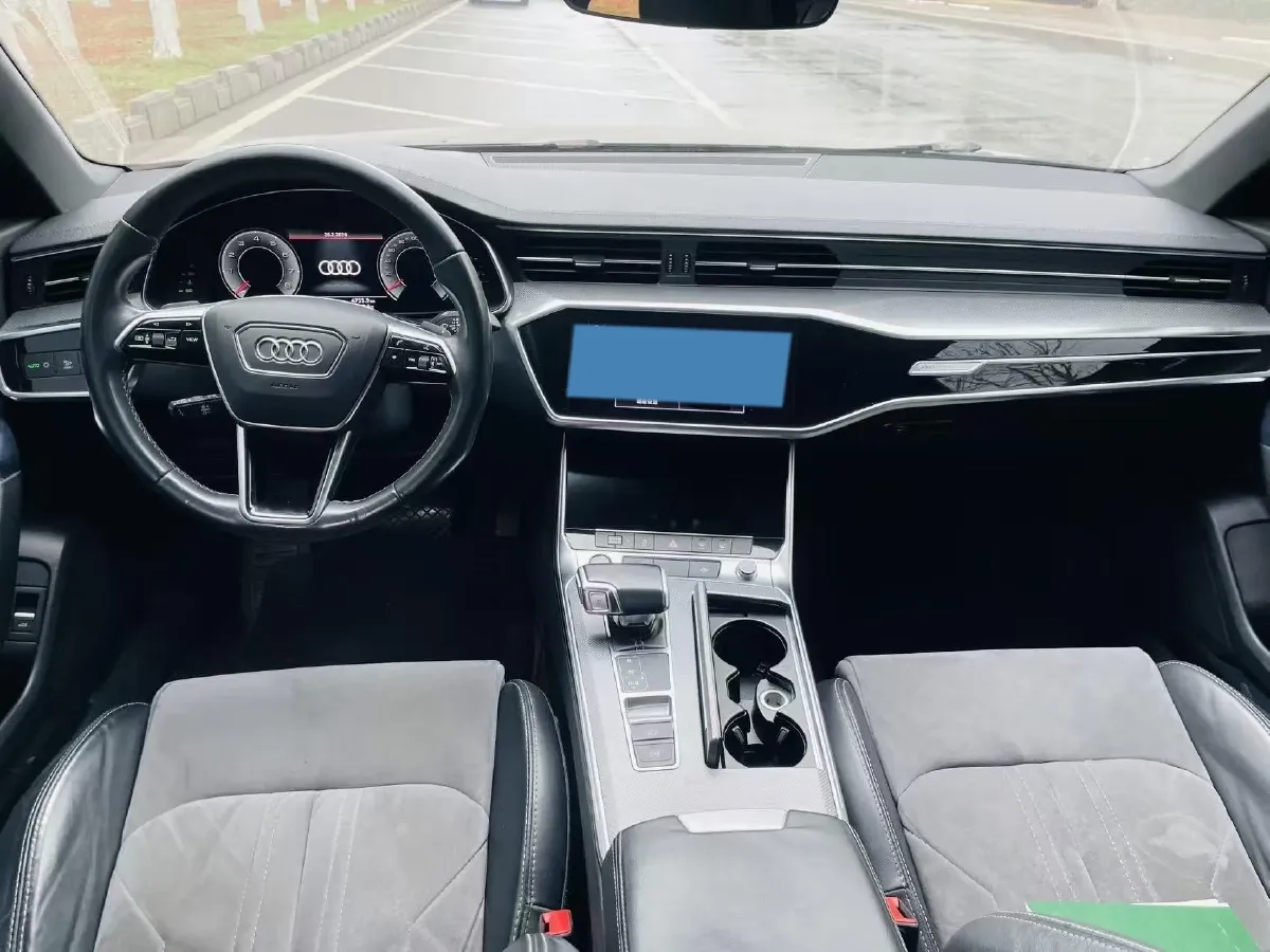 2021 Audi A6L 2.0T 190HP L4 7DCT,autocango,china used car exporter,china ev exporter,chinese used car exporter,chinese used ev exporter