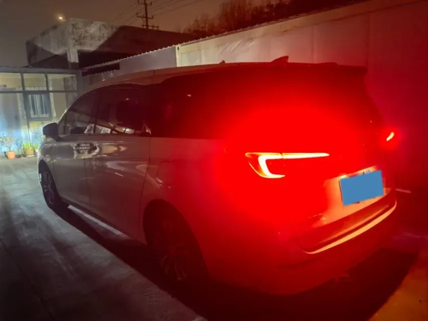 2022 Buick GL8 2.0T 237HP L4 9AT,autocango,china used car exporter,china ev exporter,chinese used car exporter,chinese used ev exporter