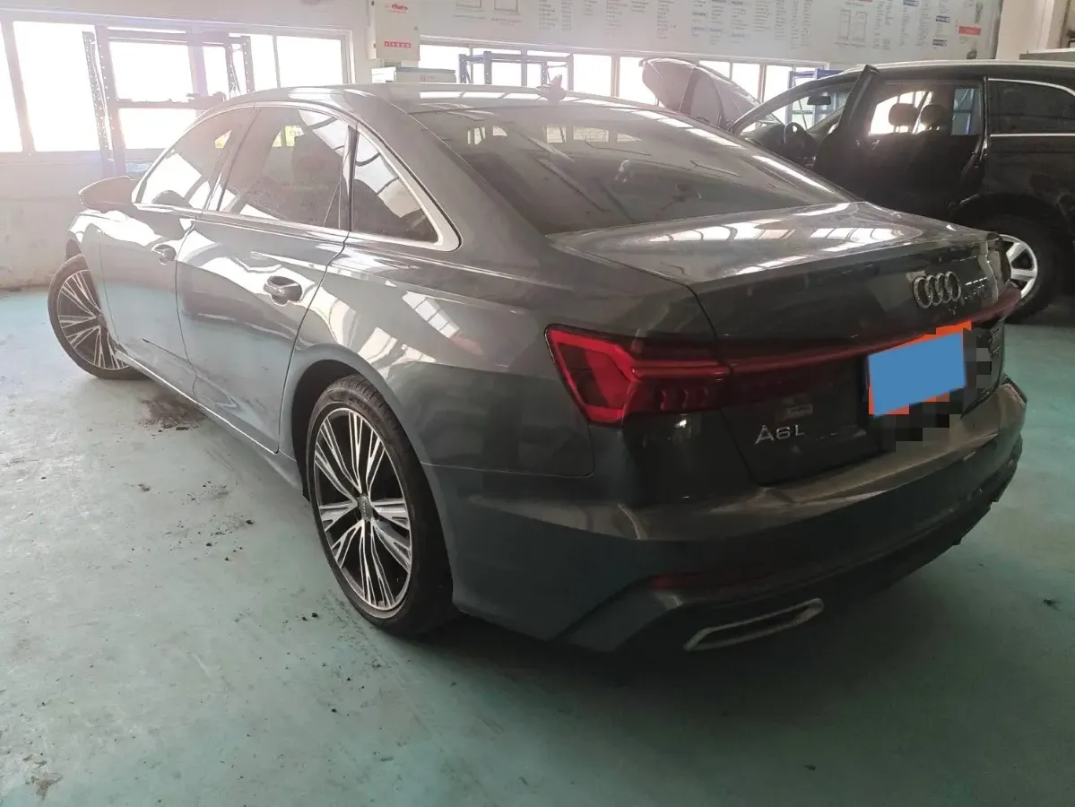 2021 Audi A6L 2.0T 190HP L4 7DCT,autocango,china used car exporter,china ev exporter,chinese used car exporter,chinese used ev exporter