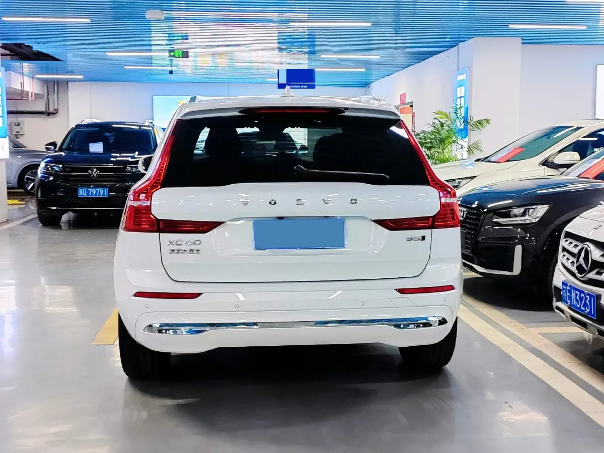 2024 Volvo XC60 2.0T 250HP L4 8AT,autocango,china used car exporter,china ev exporter,chinese used car exporter,chinese used ev exporter