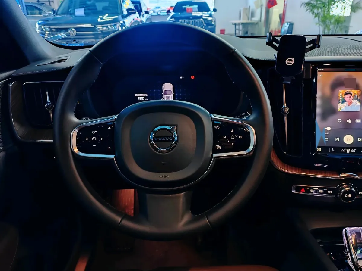 2024 Volvo XC60 2.0T 250HP L4 8AT,autocango,china used car exporter,china ev exporter,chinese used car exporter,chinese used ev exporter