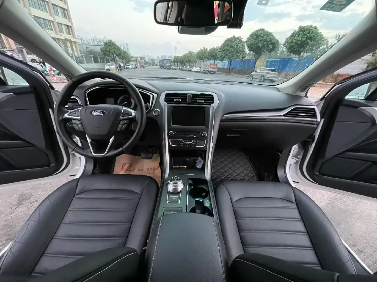 2018 Ford Mondeo 2.0T 204HP L4 6AT,autocango,china used car exporter,china ev exporter,chinese used car exporter,chinese used ev exporter