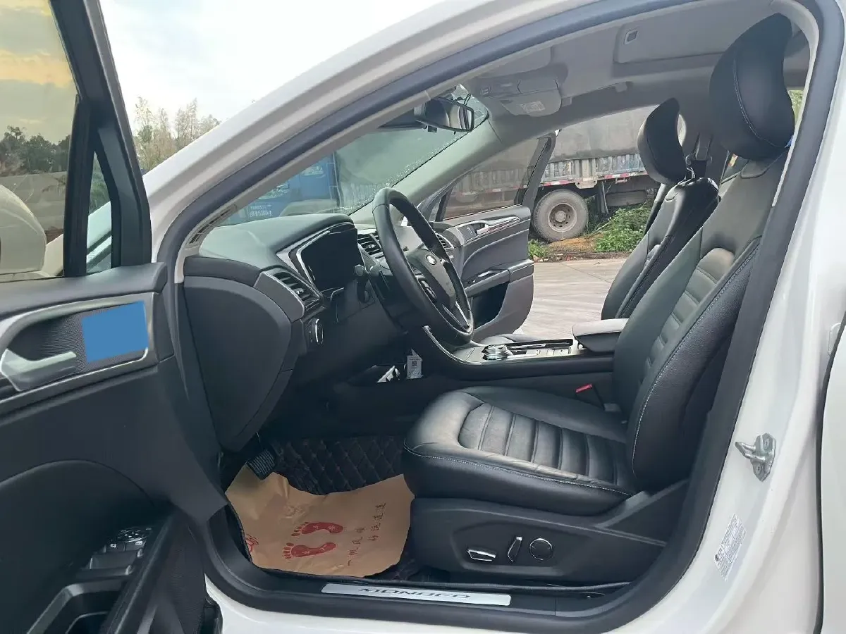 2018 Ford Mondeo 2.0T 204HP L4 6AT,autocango,china used car exporter,china ev exporter,chinese used car exporter,chinese used ev exporter