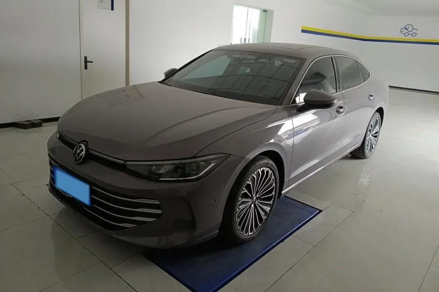 2025 Volkswagen Passat 2.0T 220HP L4 7DCT,autocango,china used car exporter,china ev exporter,chinese used car exporter,chinese used ev exporter