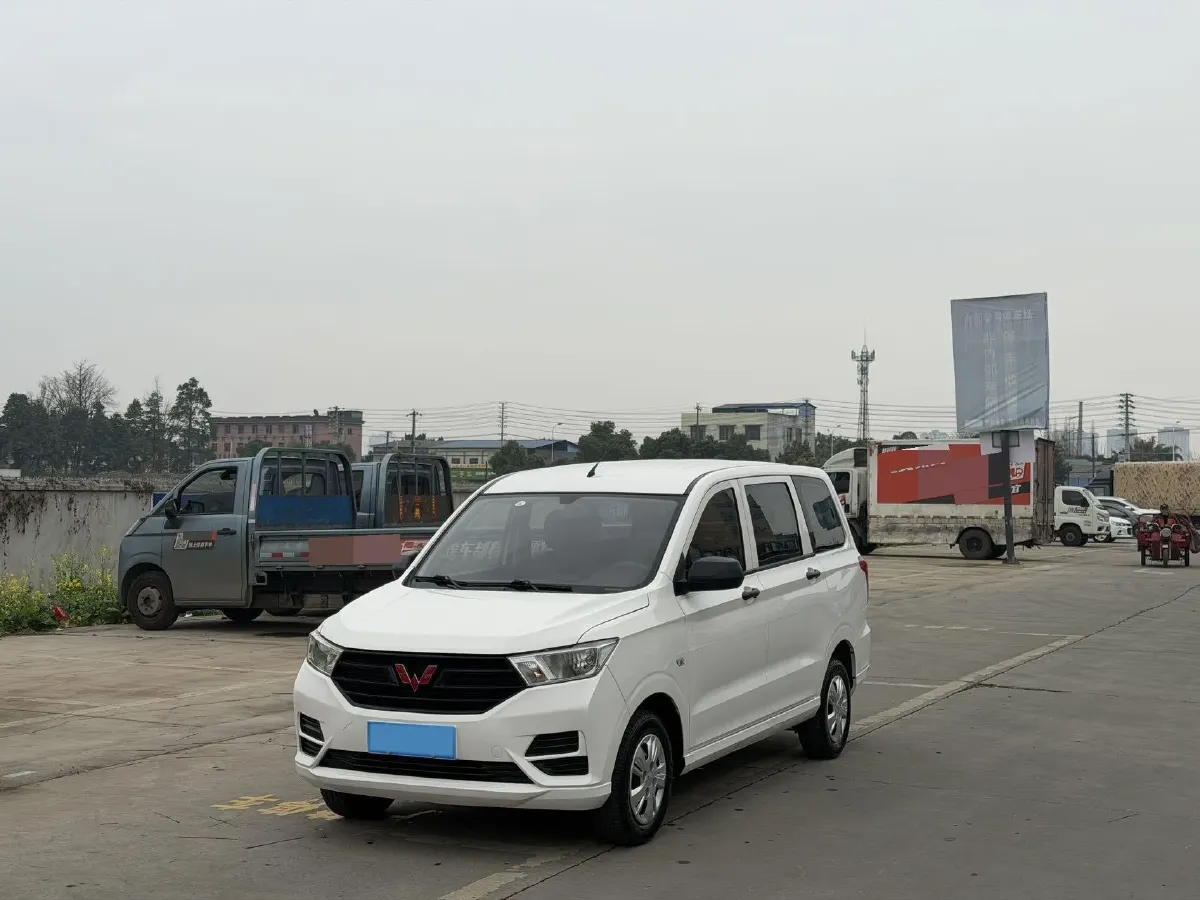 2019 WuLing HongGuang 1.5L 99HP L4 6MT,autocango,china used car exporter,china ev exporter,chinese used car exporter,chinese used ev exporter