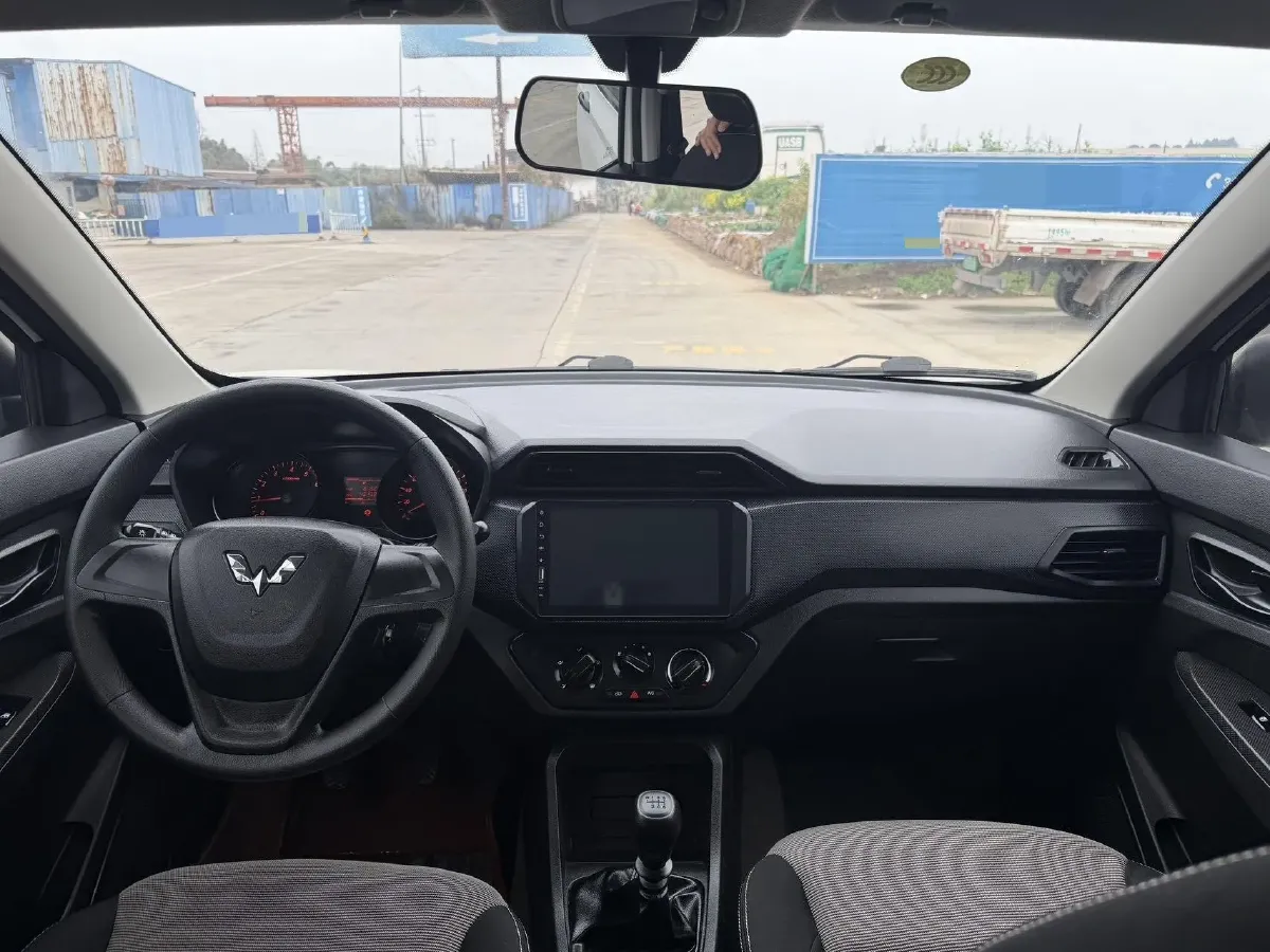 2019 WuLing HongGuang 1.5L 99HP L4 6MT,autocango,china used car exporter,china ev exporter,chinese used car exporter,chinese used ev exporter