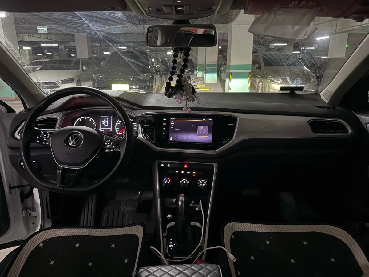 2022 Volkswagen T-Roc 1.4T 150HP L4 7DCT,autocango,china used car exporter,china ev exporter,chinese used car exporter,chinese used ev exporter