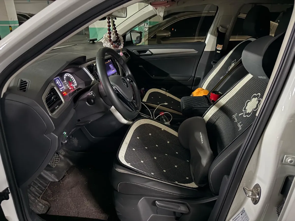 2022 Volkswagen T-Roc 1.4T 150HP L4 7DCT,autocango,china used car exporter,china ev exporter,chinese used car exporter,chinese used ev exporter