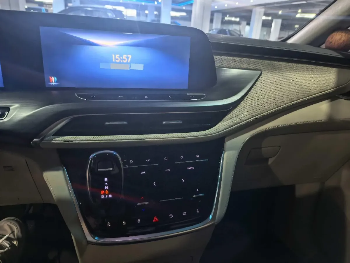 2023 Buick GL8 2.0T 237HP L4 9AT,autocango,china used car exporter,china ev exporter,chinese used car exporter,chinese used ev exporter