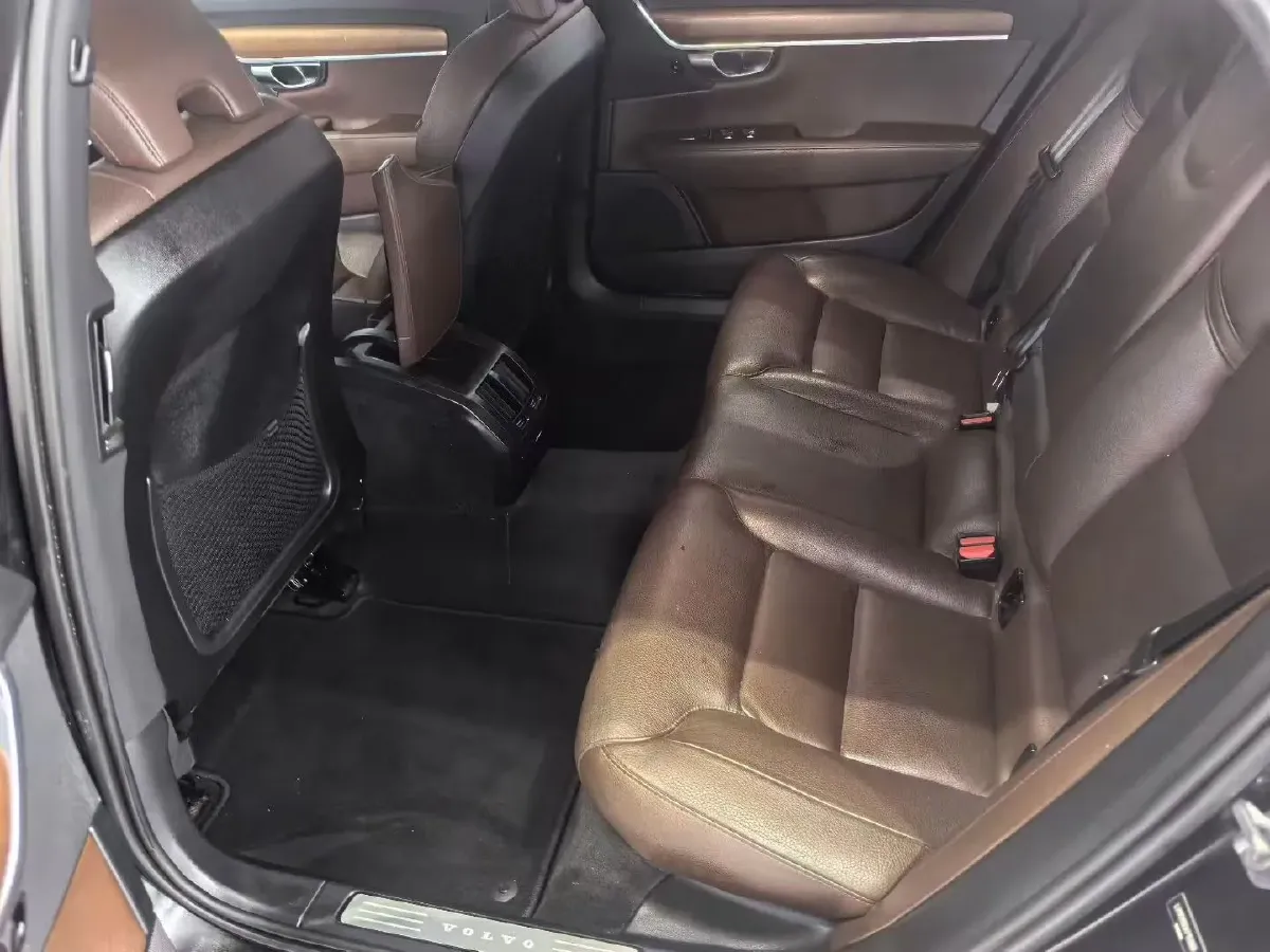 2020 Volvo S90 2.0T 254HP L4 8AT,autocango,china used car exporter,china ev exporter,chinese used car exporter,chinese used ev exporter