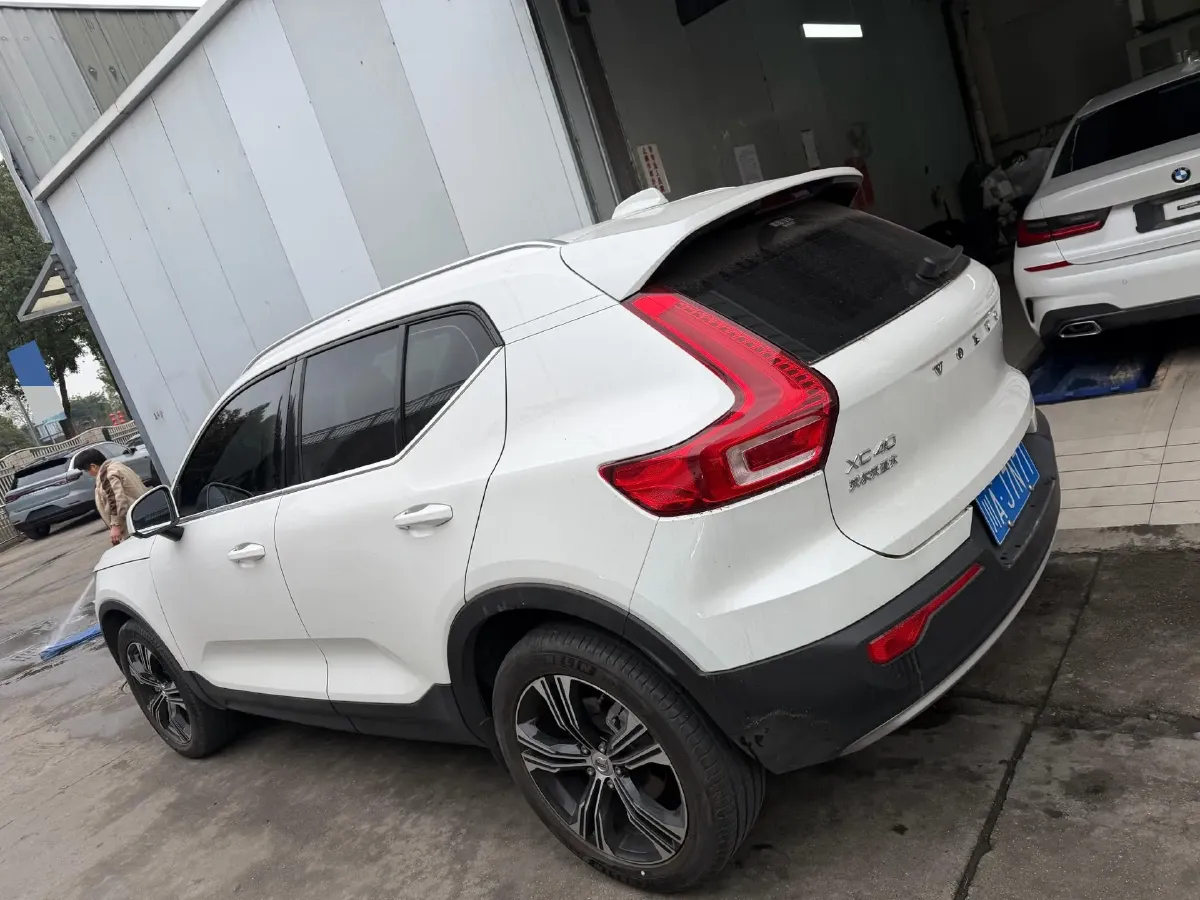 2021 Volvo XC40 2.0T 190HP L4 8AT,autocango,china used car exporter,china ev exporter,chinese used car exporter,chinese used ev exporter
