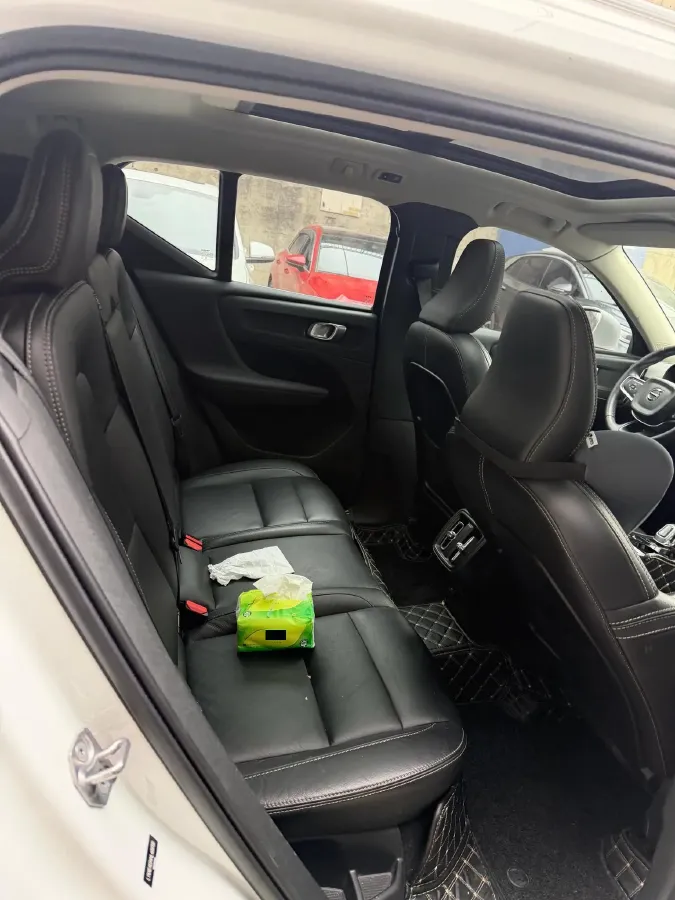 2021 Volvo XC40 2.0T 190HP L4 8AT,autocango,china used car exporter,china ev exporter,chinese used car exporter,chinese used ev exporter