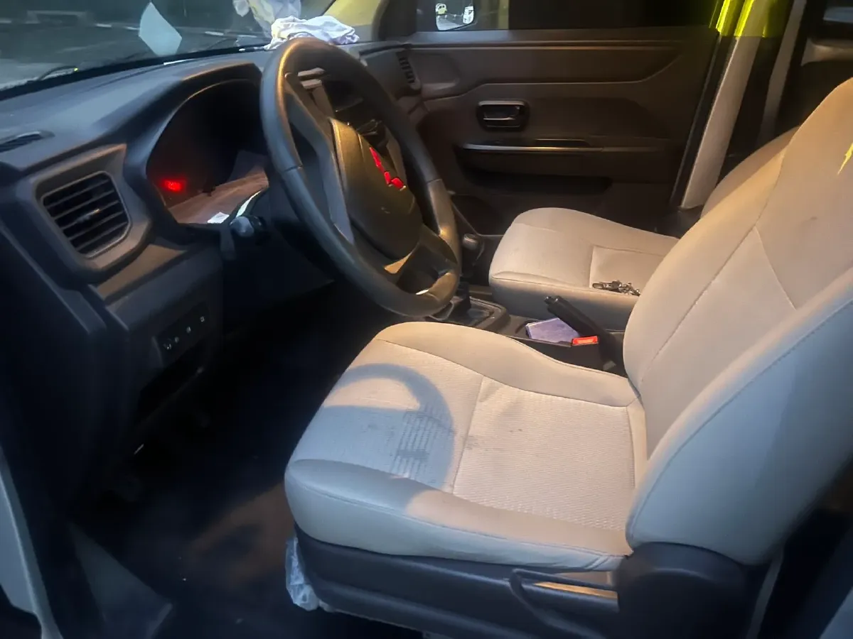 2022 JinBei Little Sea Lion X30 1.5L 102HP L4 5MT,autocango,china used car exporter,china ev exporter,chinese used car exporter,chinese used ev exporter