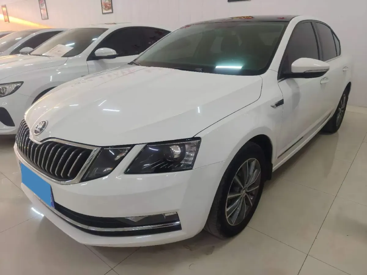 2020 Skoda Octavia 1.2T 116HP L4 7DCT,autocango,china used car exporter,china ev exporter,chinese used car exporter,chinese used ev exporter