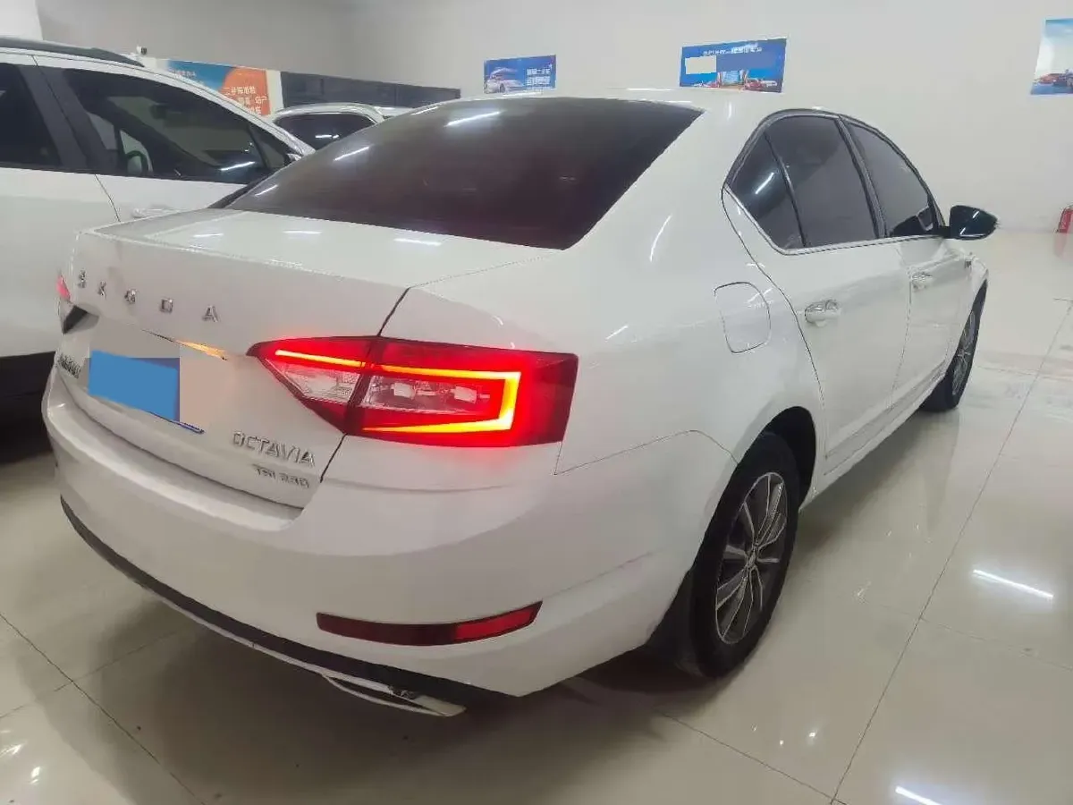 2020 Skoda Octavia 1.2T 116HP L4 7DCT,autocango,china used car exporter,china ev exporter,chinese used car exporter,chinese used ev exporter