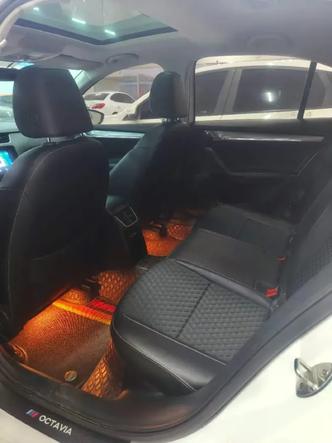 2020 Skoda Octavia 1.2T 116HP L4 7DCT,autocango,china used car exporter,china ev exporter,chinese used car exporter,chinese used ev exporter