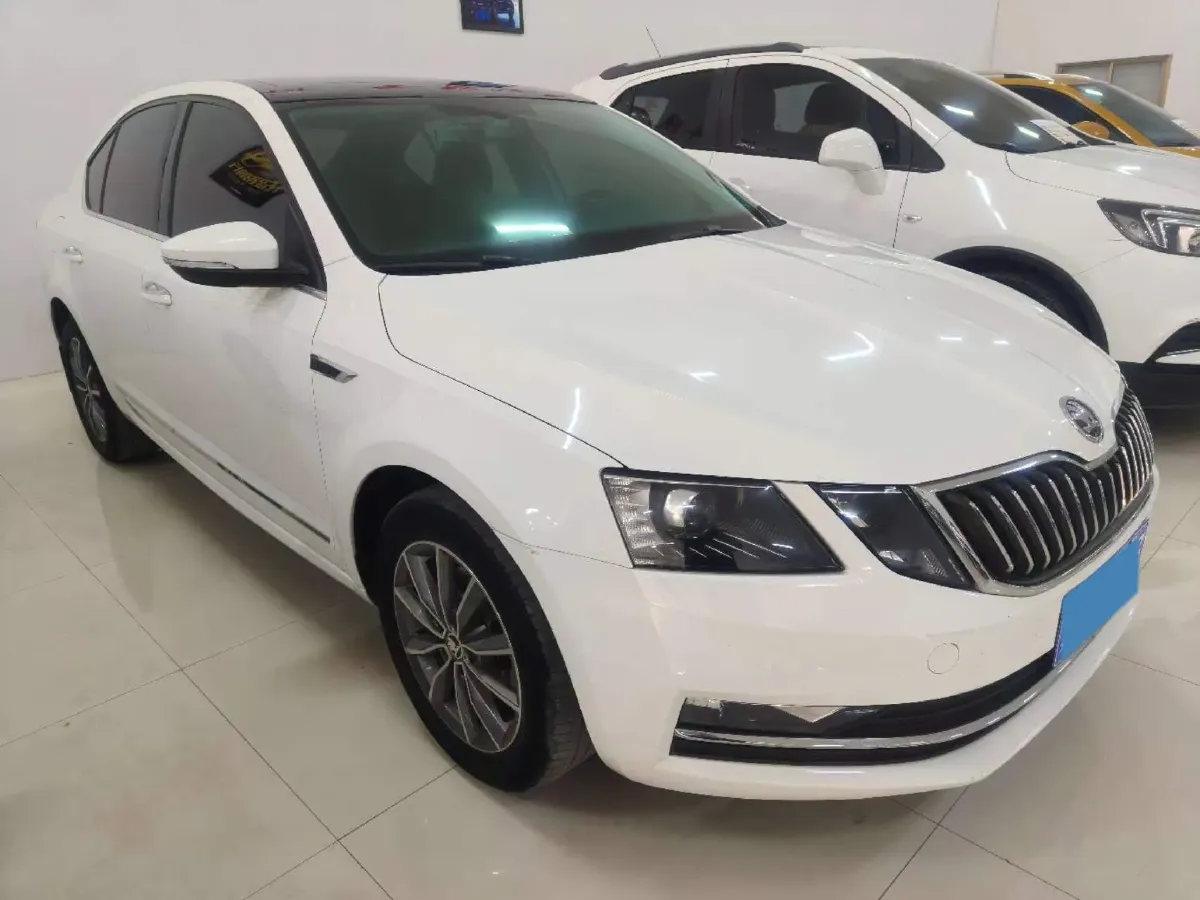 2020 Skoda Octavia 1.2T 116HP L4 7DCT,autocango,china used car exporter,china ev exporter,chinese used car exporter,chinese used ev exporter