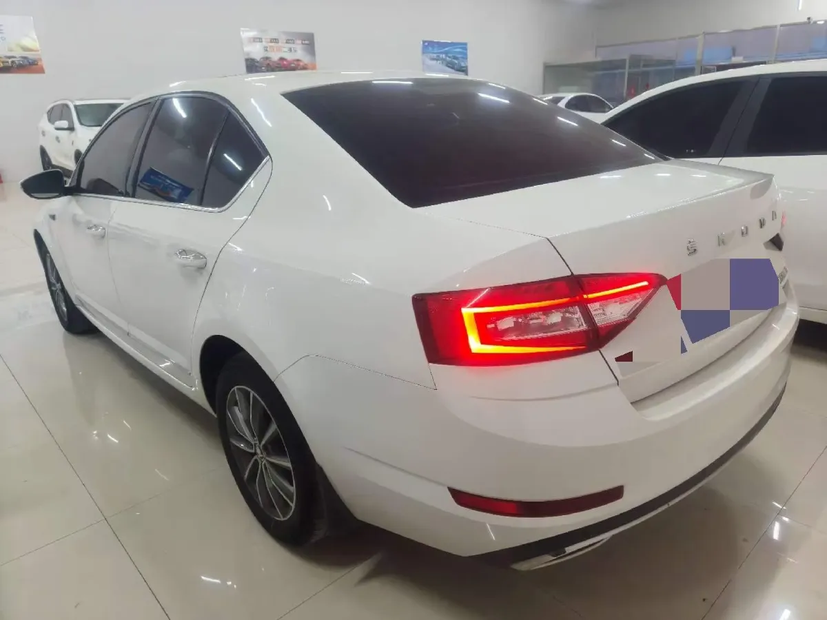 2020 Skoda Octavia 1.2T 116HP L4 7DCT,autocango,china used car exporter,china ev exporter,chinese used car exporter,chinese used ev exporter