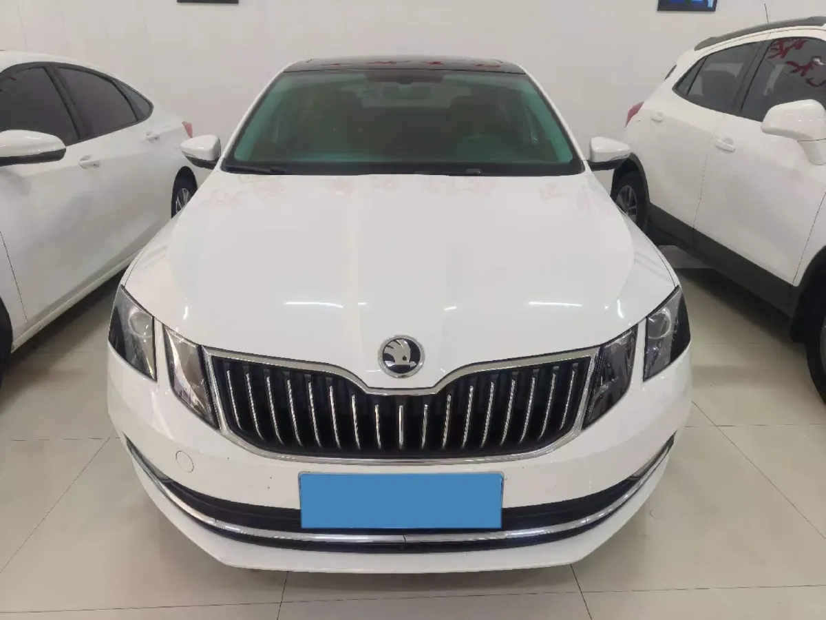 2020 Skoda Octavia 1.2T 116HP L4 7DCT,autocango,china used car exporter,china ev exporter,chinese used car exporter,chinese used ev exporter