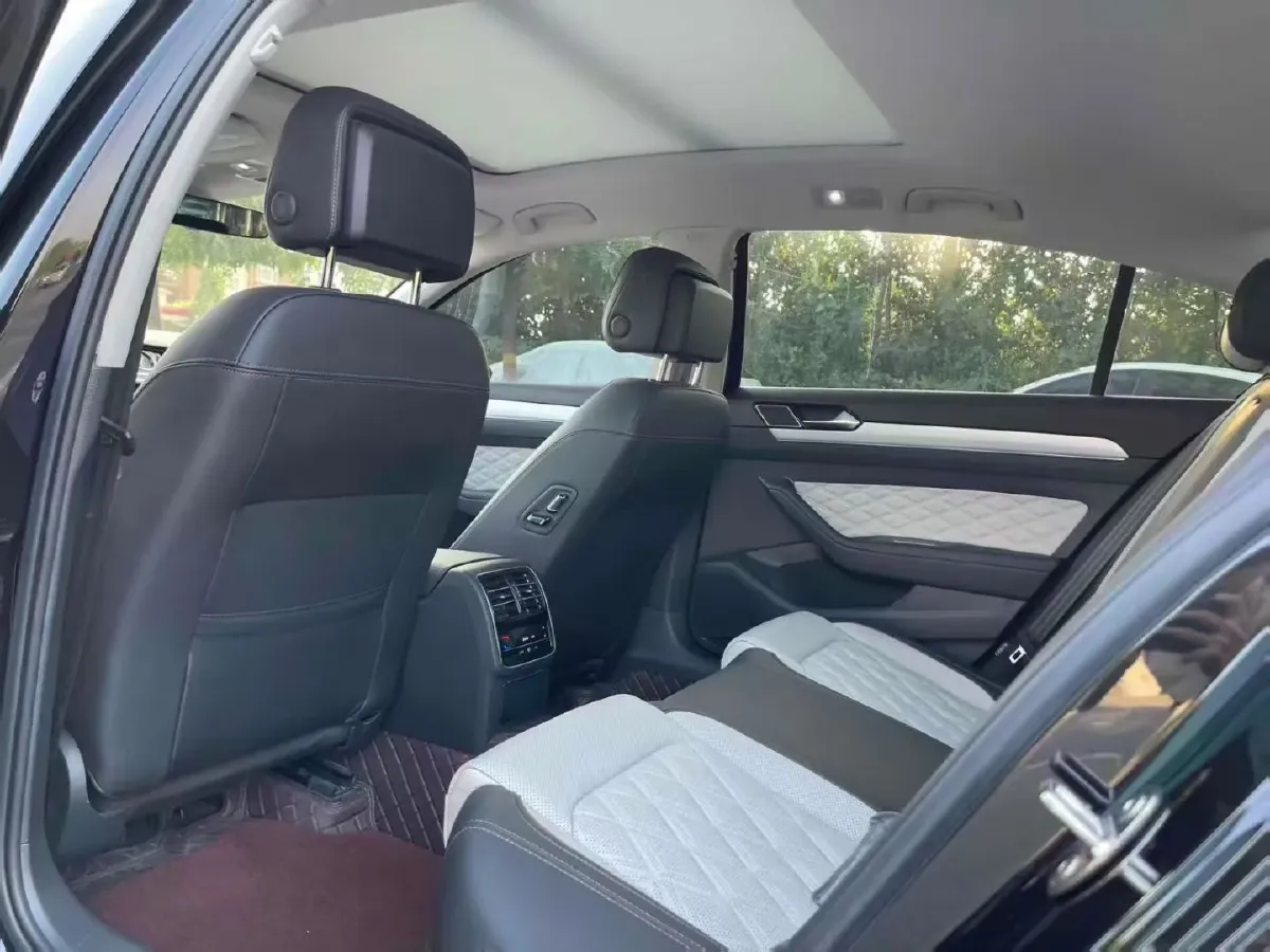 2025 Volkswagen Magotan 2.0T 186HP L4 7DCT,autocango,china used car exporter,china ev exporter,chinese used car exporter,chinese used ev exporter