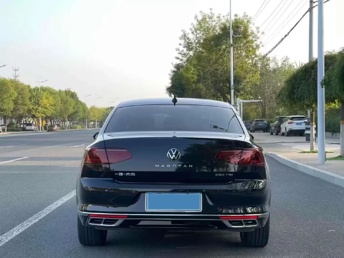 2025 Volkswagen Magotan 2.0T 186HP L4 7DCT,autocango,china used car exporter,china ev exporter,chinese used car exporter,chinese used ev exporter
