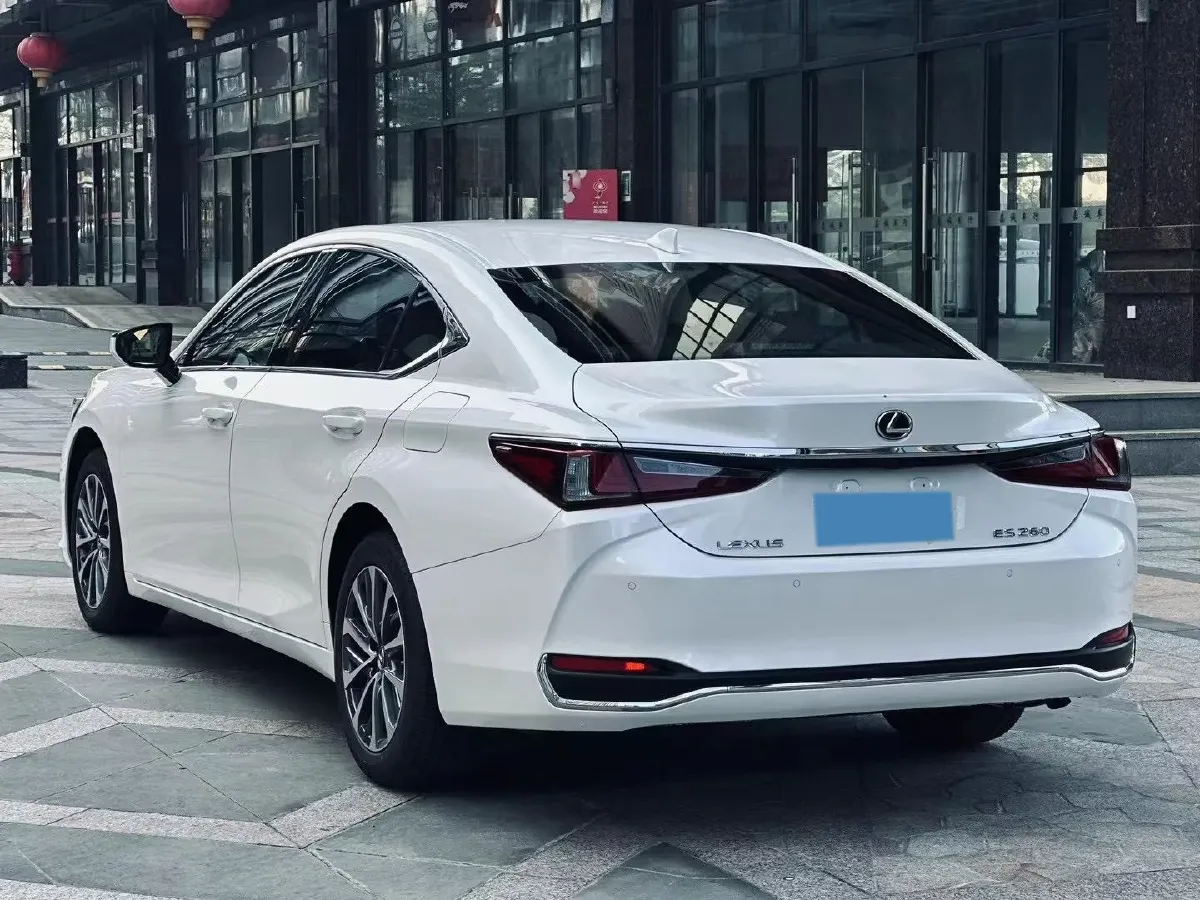 2023 Lexus ES 2.5L 204HP L4 8AT,autocango,china used car exporter,china ev exporter,chinese used car exporter,chinese used ev exporter