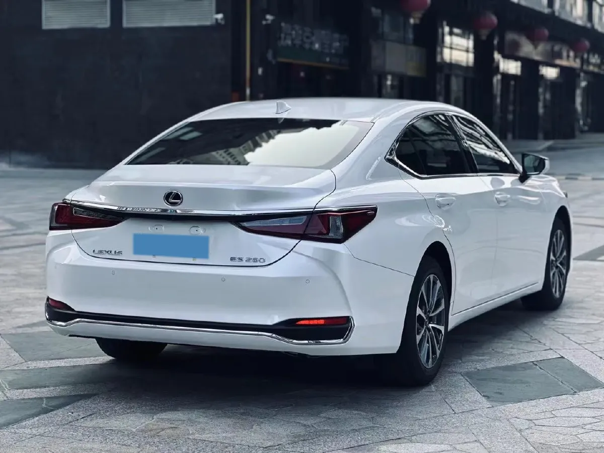 2023 Lexus ES 2.5L 204HP L4 8AT,autocango,china used car exporter,china ev exporter,chinese used car exporter,chinese used ev exporter