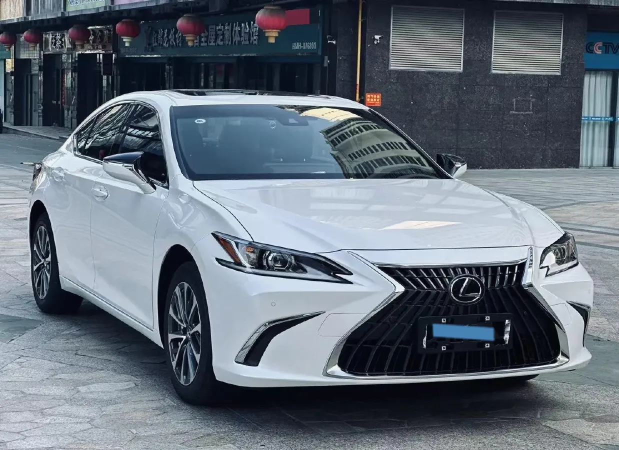 2023 Lexus ES 2.5L 204HP L4 8AT,autocango,china used car exporter,china ev exporter,chinese used car exporter,chinese used ev exporter