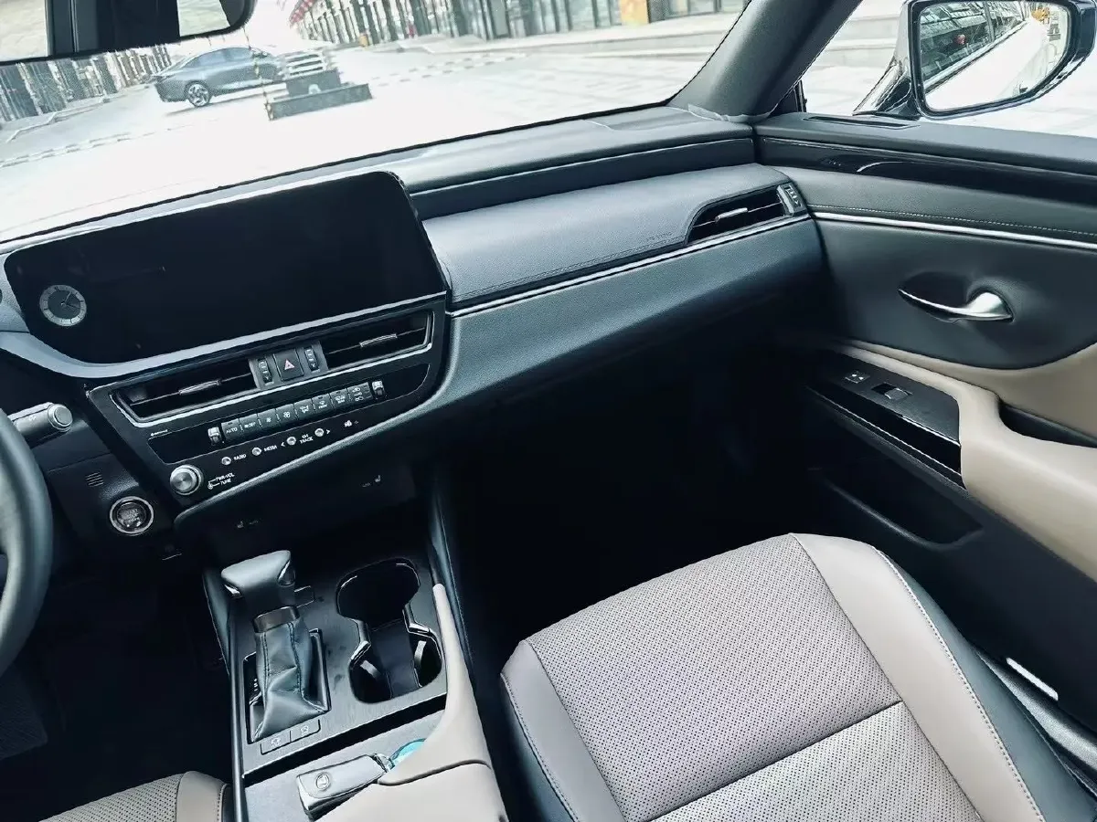 2023 Lexus ES 2.5L 204HP L4 8AT,autocango,china used car exporter,china ev exporter,chinese used car exporter,chinese used ev exporter