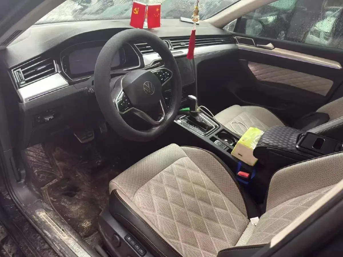 2023 Volkswagen Magotan 2.0T 220HP L4 7DCT,autocango,china used car exporter,china ev exporter,chinese used car exporter,chinese used ev exporter