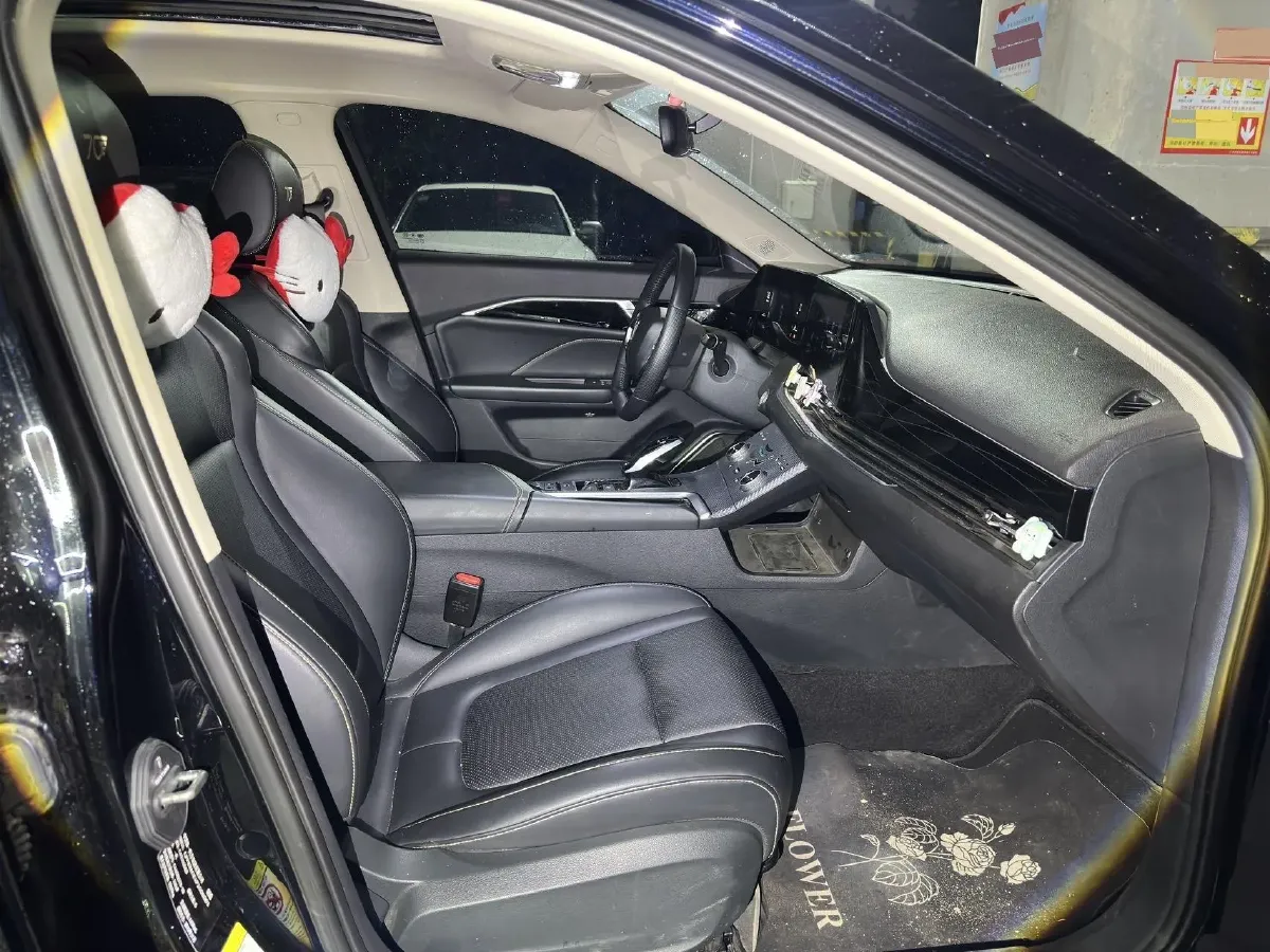 2023 Bestune B70 1.5T 169HP L4 7DCT,autocango,china used car exporter,china ev exporter,chinese used car exporter,chinese used ev exporter