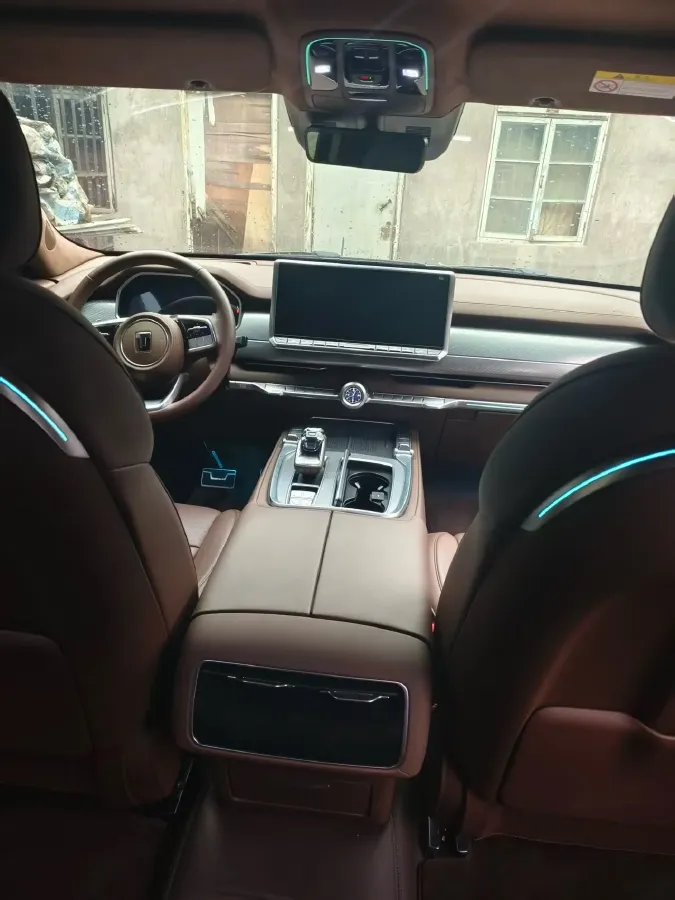 2024 Tank 700 3.0T 360HP V6 9AT PHEV 37.1KWH,autocango,china used car exporter,china ev exporter,chinese used car exporter,chinese used ev exporter