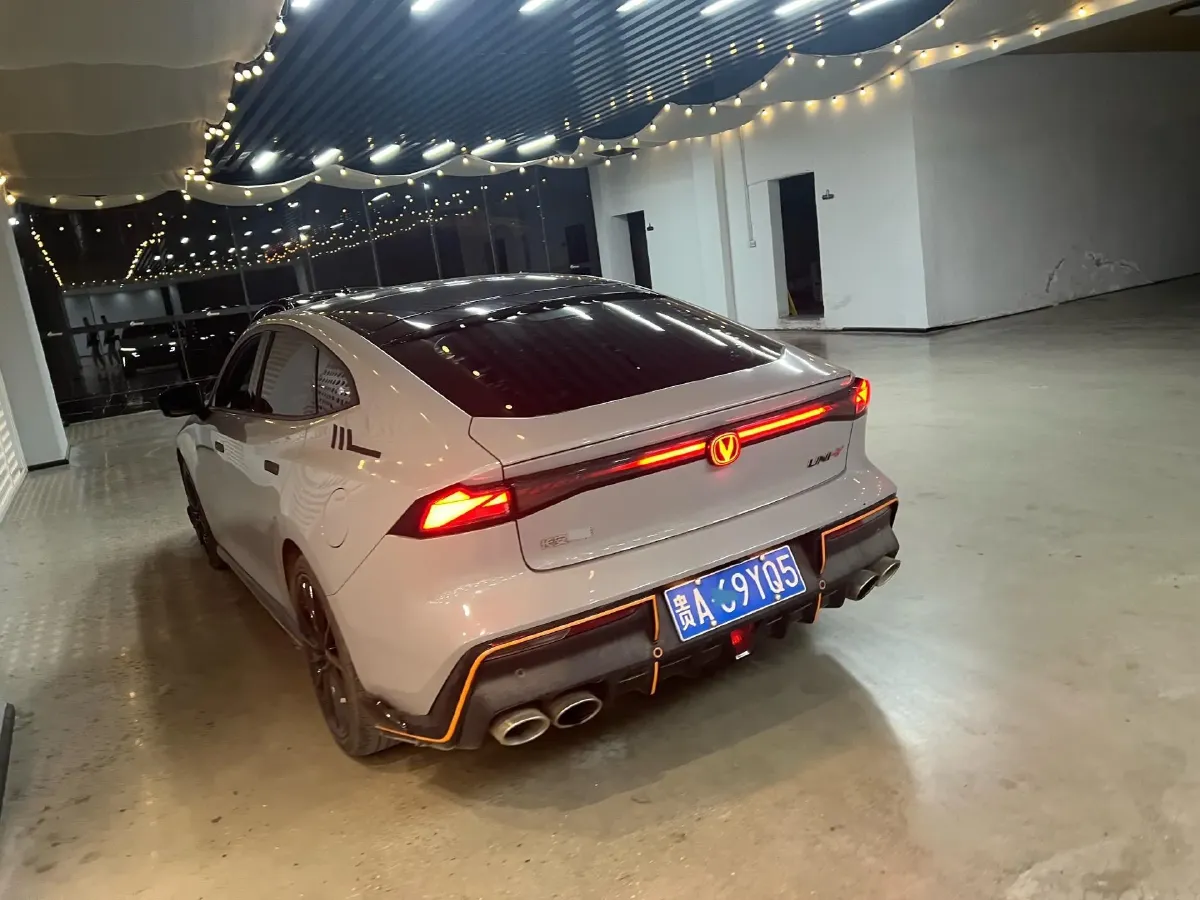 2022 ChangAn UNI-V 1.5T 188HP L4 7DCT,autocango,china used car exporter,china ev exporter,chinese used car exporter,chinese used ev exporter