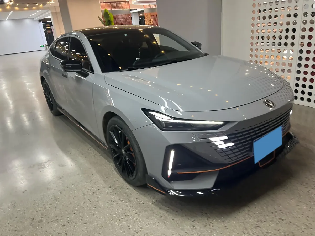 2022 ChangAn UNI-V 1.5T 188HP L4 7DCT,autocango,china used car exporter,china ev exporter,chinese used car exporter,chinese used ev exporter