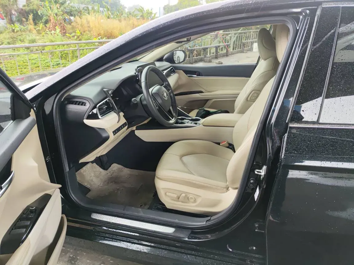 2021 Toyota Camry 2.5L 209HP L4 8AT,autocango,china used car exporter,china ev exporter,chinese used car exporter,chinese used ev exporter
