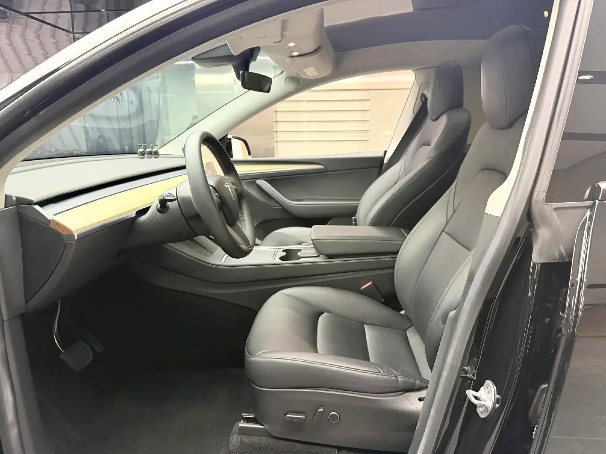 2022 Tesla Model Y BEV 60KWH,autocango,china used car exporter,china ev exporter,chinese used car exporter,chinese used ev exporter