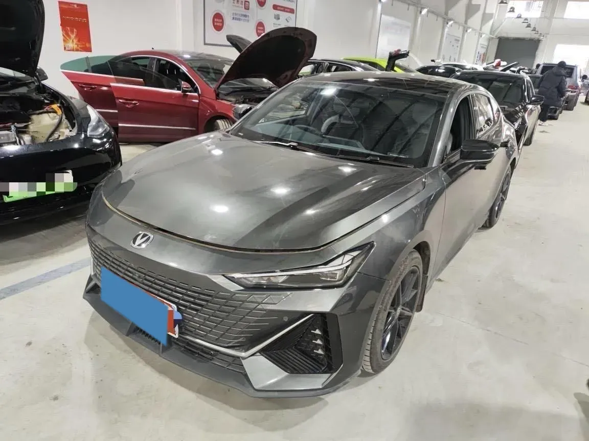 2022 ChangAn UNI-V 1.5T 188HP L4 7DCT,autocango,china used car exporter,china ev exporter,chinese used car exporter,chinese used ev exporter