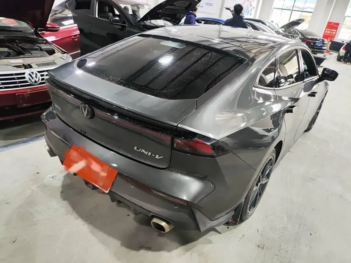 2022 ChangAn UNI-V 1.5T 188HP L4 7DCT,autocango,china used car exporter,china ev exporter,chinese used car exporter,chinese used ev exporter