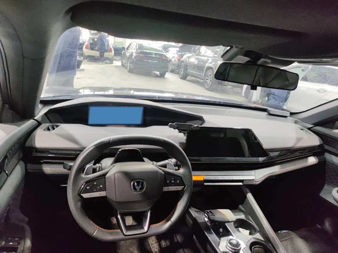 2022 ChangAn UNI-V 1.5T 188HP L4 7DCT,autocango,china used car exporter,china ev exporter,chinese used car exporter,chinese used ev exporter