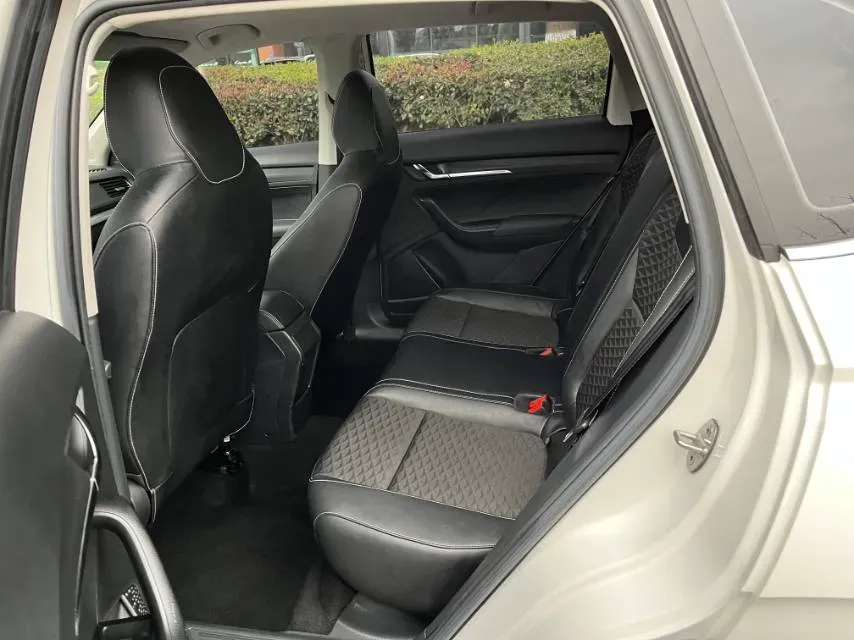 2018 Skoda Kamiq 1.5L 110HP L4 6AT,autocango,china used car exporter,china ev exporter,chinese used car exporter,chinese used ev exporter