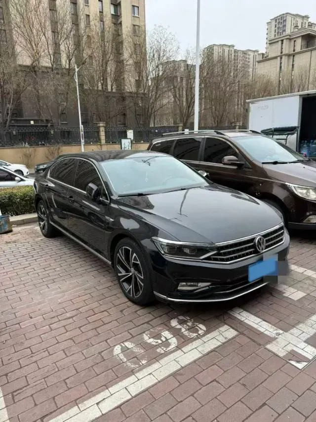2020 Volkswagen Magotan 2.0T 186HP L4 7DCT,autocango,china used car exporter,china ev exporter,chinese used car exporter,chinese used ev exporter
