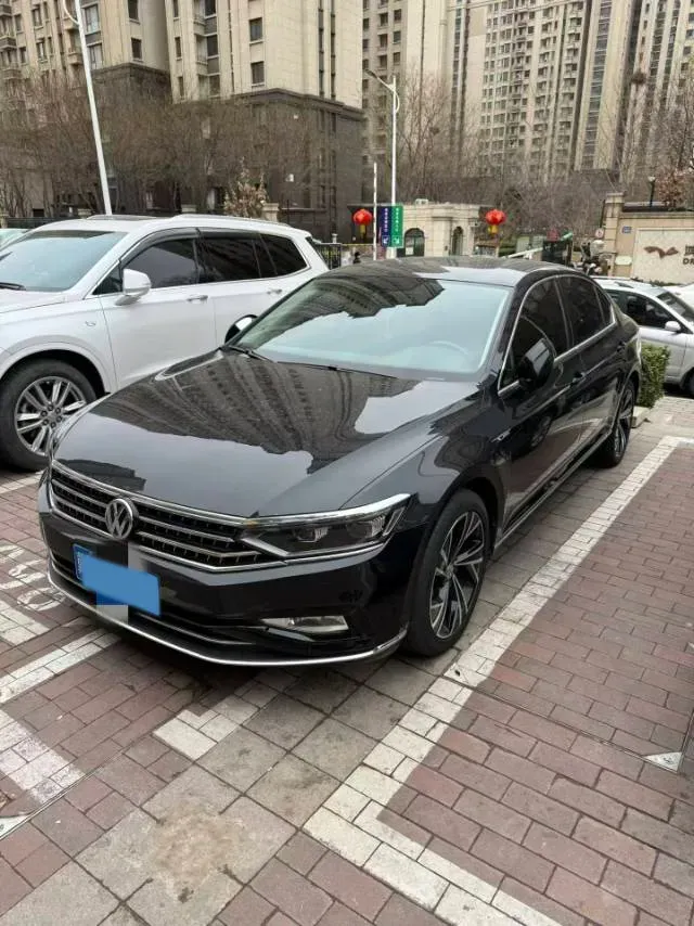 2020 Volkswagen Magotan 2.0T 186HP L4 7DCT,autocango,china used car exporter,china ev exporter,chinese used car exporter,chinese used ev exporter