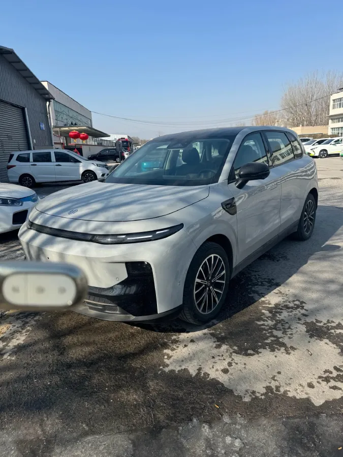 2025 Leapmotor B10 BEV 67.1KWH,autocango,china used car exporter,china ev exporter,chinese used car exporter,chinese used ev exporter