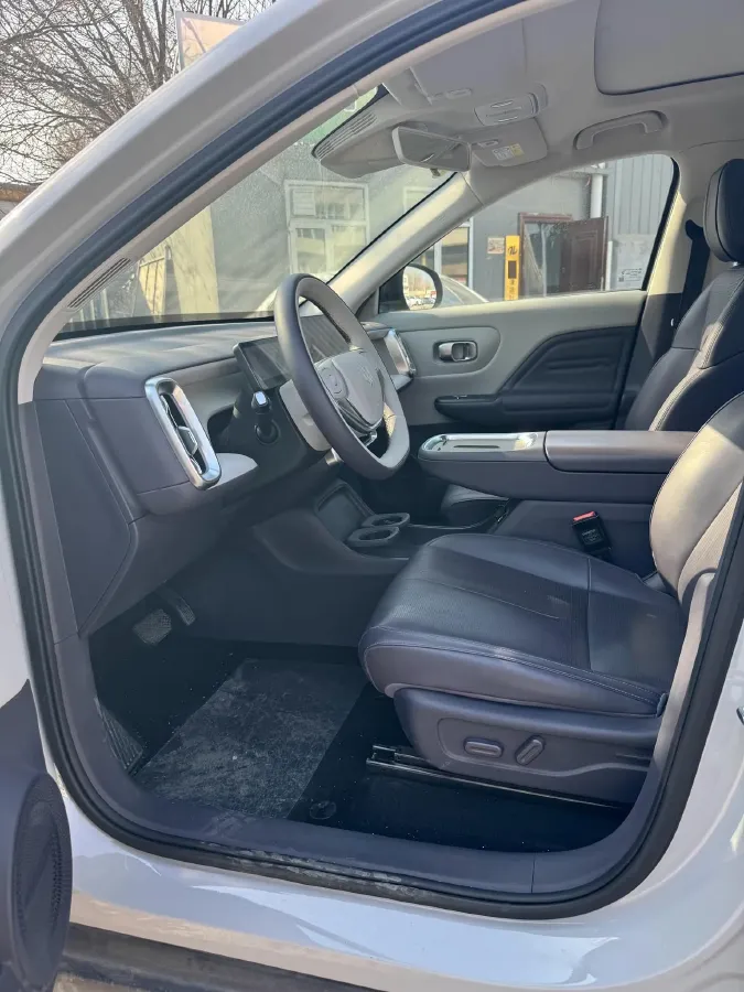 2025 Leapmotor B10 BEV 67.1KWH,autocango,china used car exporter,china ev exporter,chinese used car exporter,chinese used ev exporter