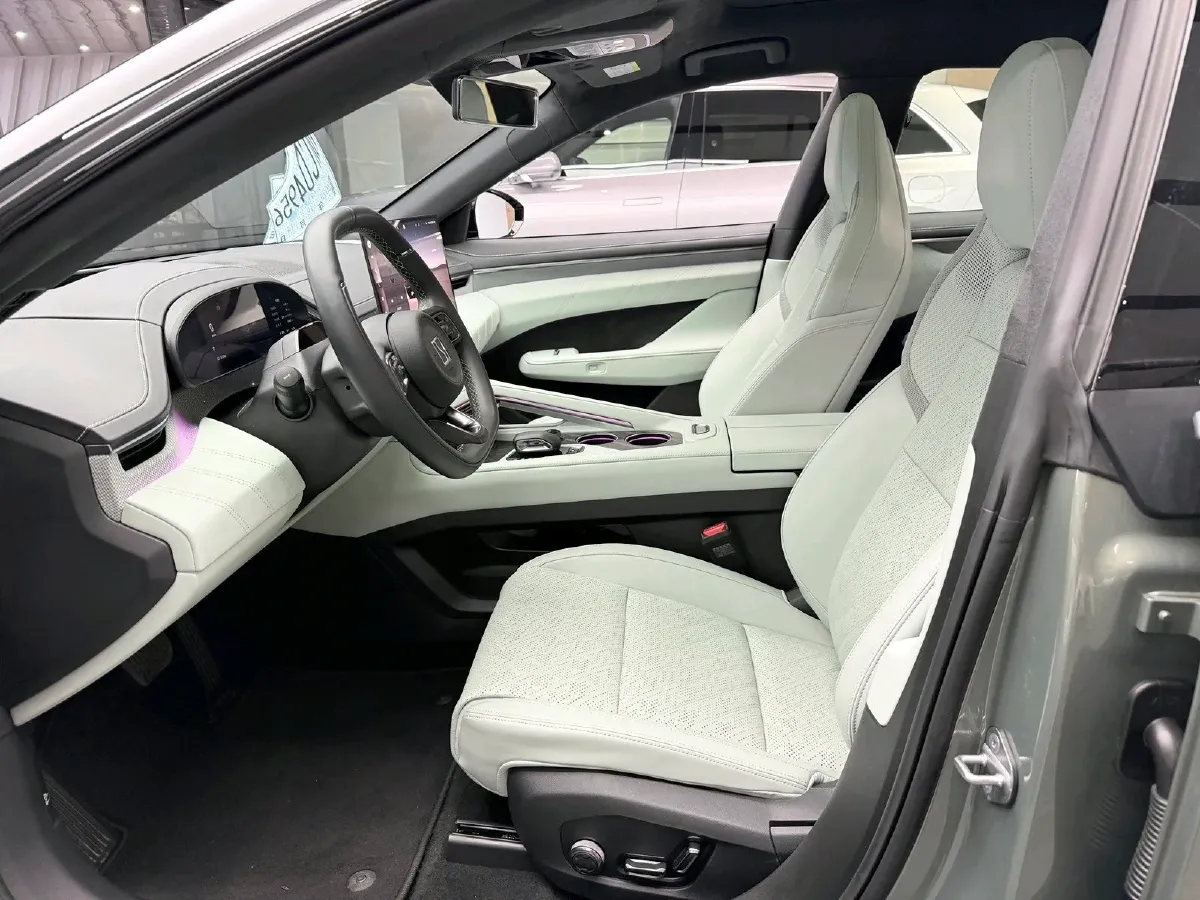 2025 Zeekr 001 BEV 95KWH,autocango,china used car exporter,china ev exporter,chinese used car exporter,chinese used ev exporter