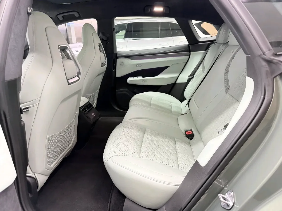 2025 Zeekr 001 BEV 95KWH,autocango,china used car exporter,china ev exporter,chinese used car exporter,chinese used ev exporter